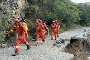 湖人季中赛后共6胜其中2场来自雷霆 上次浓眉赛前还表示必须要赢